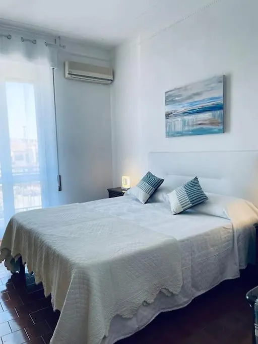 Family & Friends - Sarzana Apartment איטליה