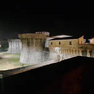 Apartment Opera, Sarzana