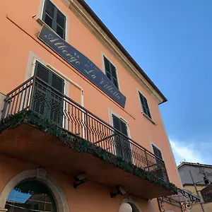 Hotel La, Sarzana
